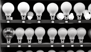 Les avantages des lampes LED et leurs limites Les ampoules LED, ou diodes électroluminescentes, ont révolutionné le secteur de l&rsquo;éclairage, tant domestique qu&rsquo;industriel. En effet, elles offrent une durée de vie impressionnante, atteignant souvent plus de 15 000 heures. En [&hellip;]